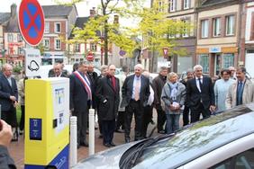 Inauguration de la première borne de recharge pour véhicules électriques à Breteuil-sur-Iton