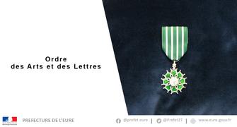 FRANCE pour l'Ordre des Arts et Lettres. Ruban NEUF plié 